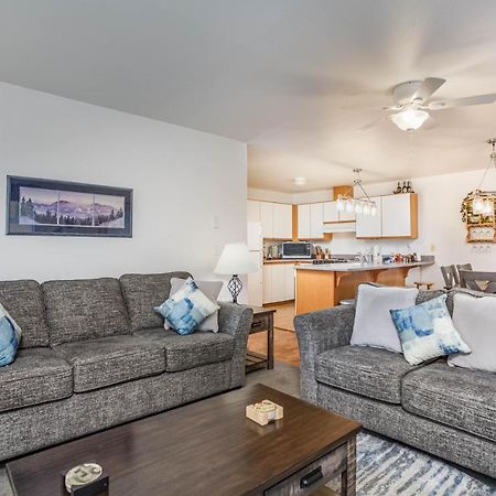Walk To Downtown * 6 Guests * Pets * A/C! * No Stairs! Lejlighed Leavenworth Eksteriør billede