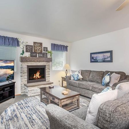 Walk To Downtown * 6 Guests * Pets * A/C! * No Stairs! Lejlighed Leavenworth Eksteriør billede